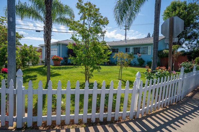 10444 Rockingham Dr, Rancho Cordova, CA 95670