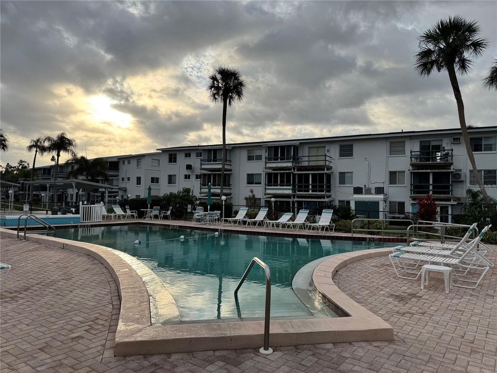 Image 2 of property listing at 1826 SUNNY DRIVE D26, Bradenton, FL 34207