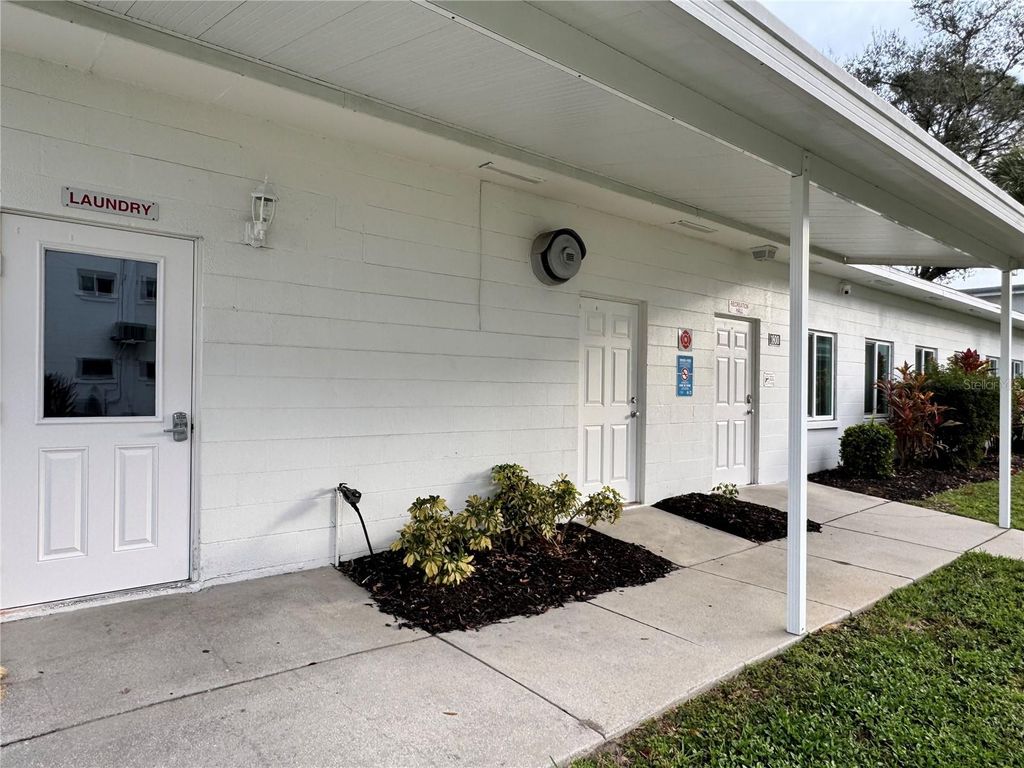 Image 18 of property listing at 1826 SUNNY DRIVE D26, Bradenton, FL 34207