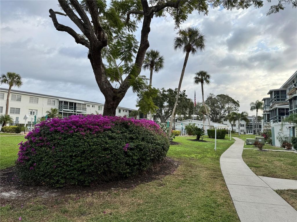 Image 25 of property listing at 1826 SUNNY DRIVE D26, Bradenton, FL 34207