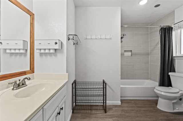 2210 Barry DR, Killeen, TX 76543