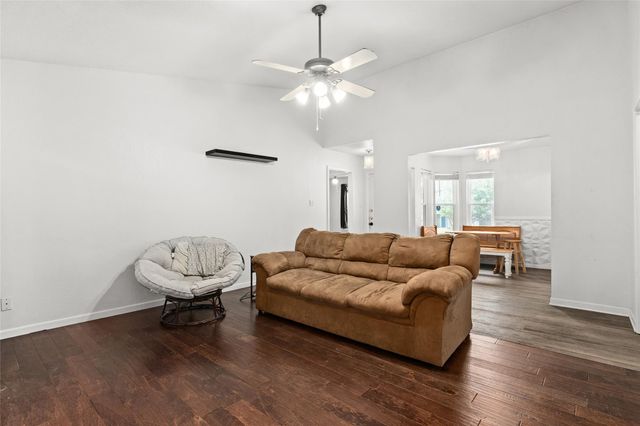 2210 Barry DR, Killeen, TX 76543