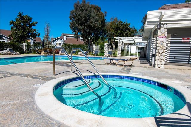 26961 Rainbow Glen 735, Canyon Country, CA 91351