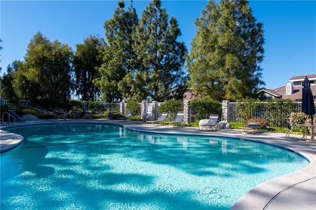26961 Rainbow Glen 735, Canyon Country, CA 91351