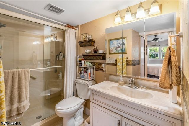 200 Valley Stream DR 4B, Naples, FL 34113