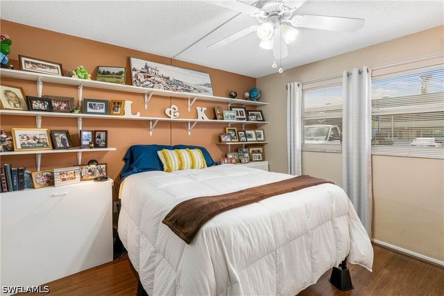 200 Valley Stream DR 4B, Naples, FL 34113