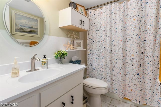 200 Valley Stream DR 4B, Naples, FL 34113