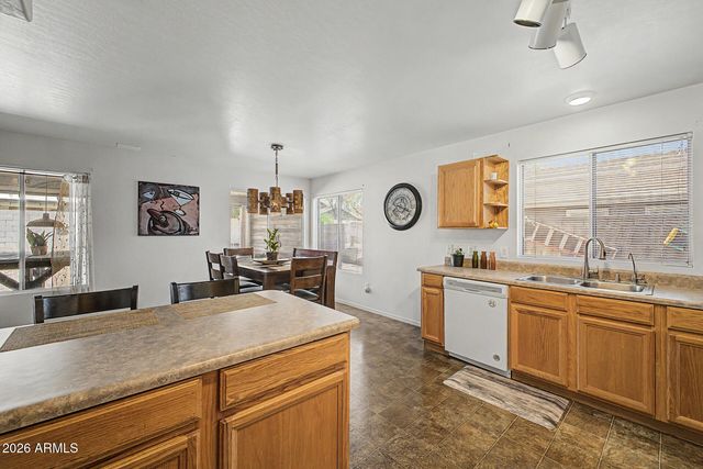 1776 E 38TH Avenue, Apache Junction, AZ 85119