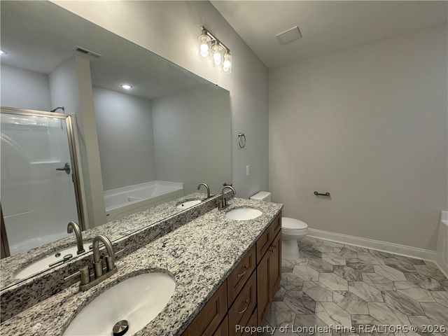 213 E 7th Avenue, Raeford, NC 28376