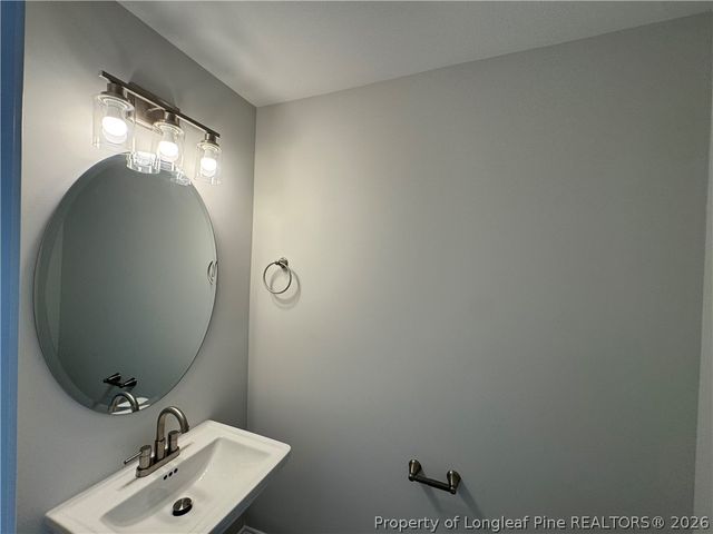 213 E 7th Avenue, Raeford, NC 28376