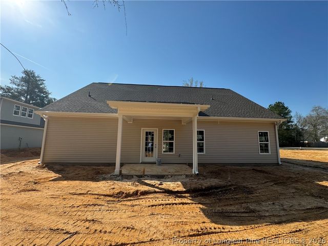 213 E 7th Avenue, Raeford, NC 28376
