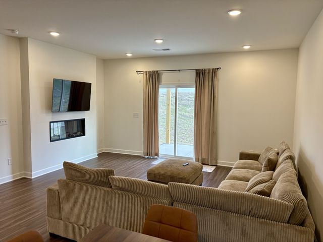 5007 Lawler Ln, Old Hickory, TN 37138