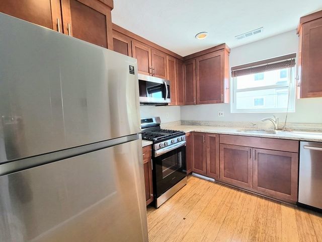 391 Hyde Park Ave 206, Boston, MA 02131