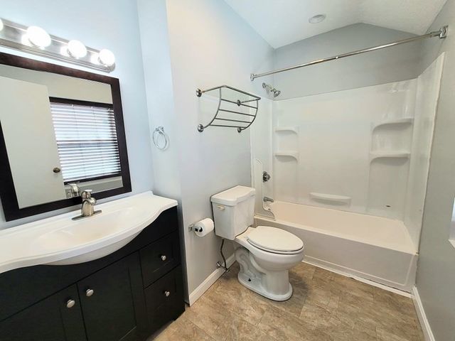 391 Hyde Park Ave 206, Boston, MA 02131