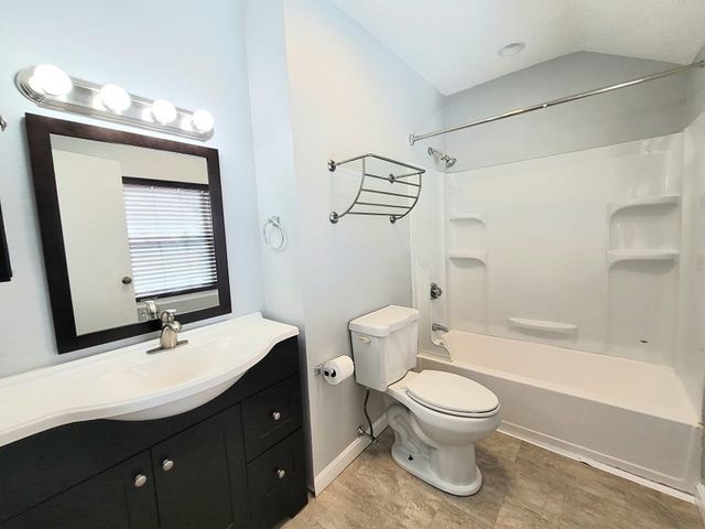 391 Hyde Park Ave 206, Boston, MA 02131