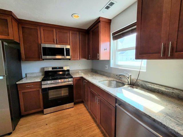 391 Hyde Park Ave 206, Boston, MA 02131
