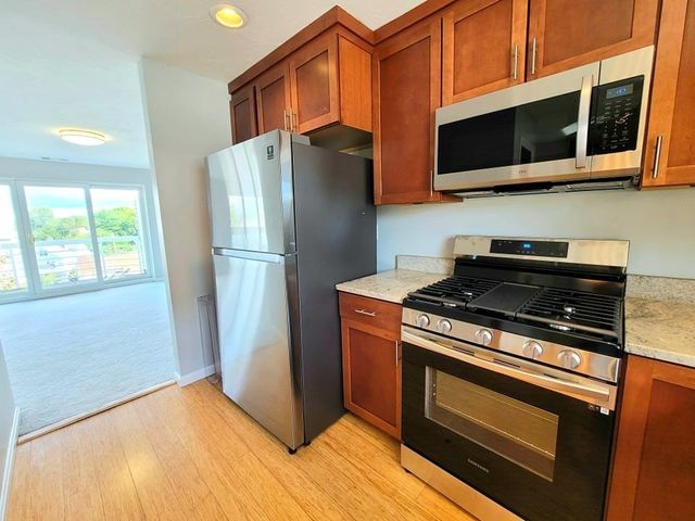 391 Hyde Park Ave 206, Boston, MA 02131
