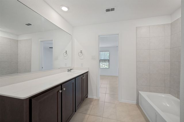 14045 Ilderton Street, Pilot Point, TX 76258