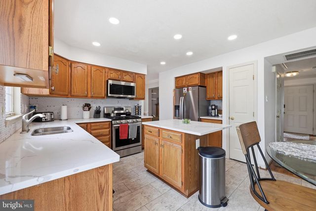 9059 ALLINGTON MANOR CIR W, Frederick, MD 21703