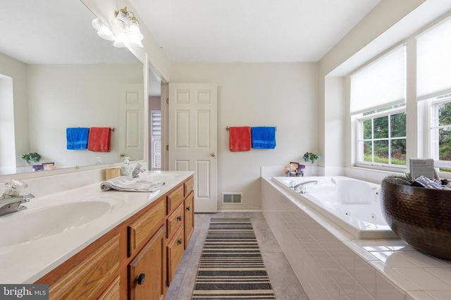 9059 ALLINGTON MANOR CIR W, Frederick, MD 21703