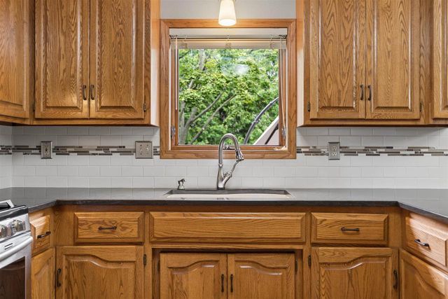 33 PHEASANT COURT, Appleton, WI 54915