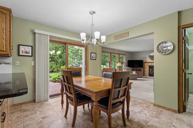 33 PHEASANT COURT, Appleton, WI 54915