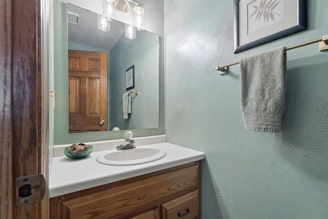 33 PHEASANT COURT, Appleton, WI 54915