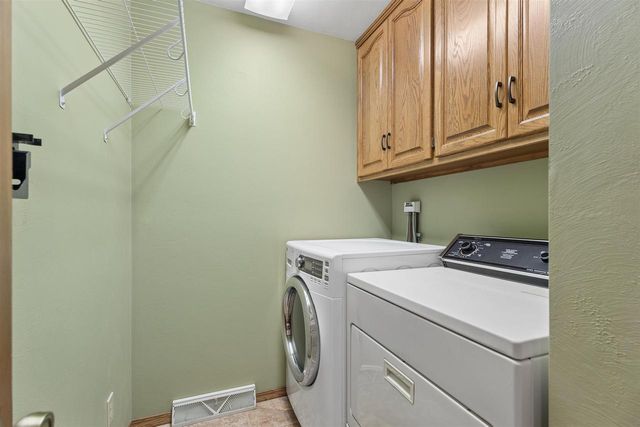 33 PHEASANT COURT, Appleton, WI 54915