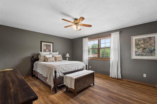 33 PHEASANT COURT, Appleton, WI 54915