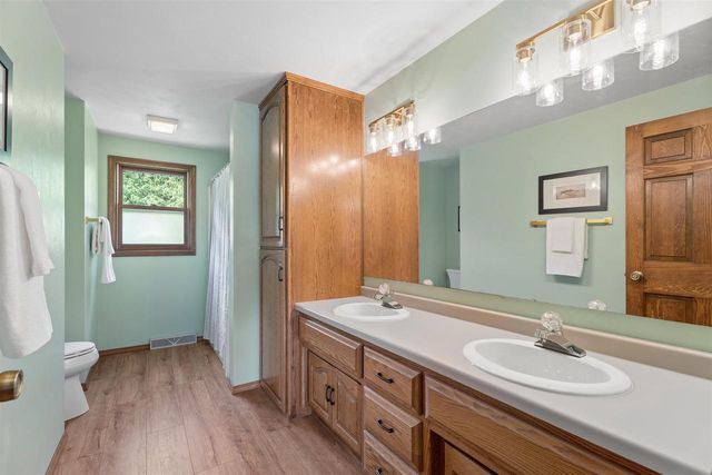33 PHEASANT COURT, Appleton, WI 54915