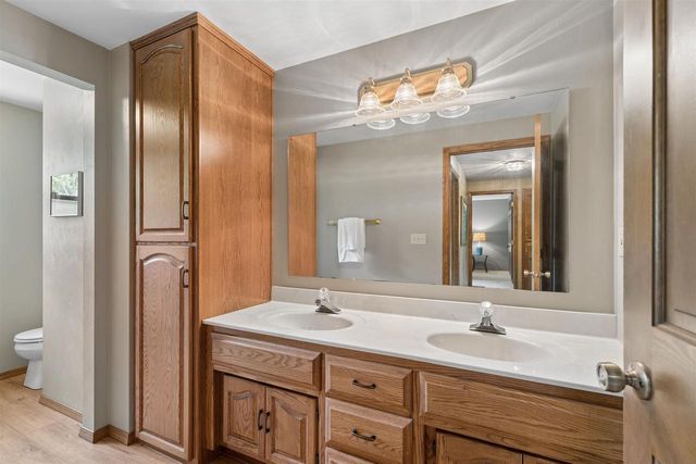 33 PHEASANT COURT, Appleton, WI 54915