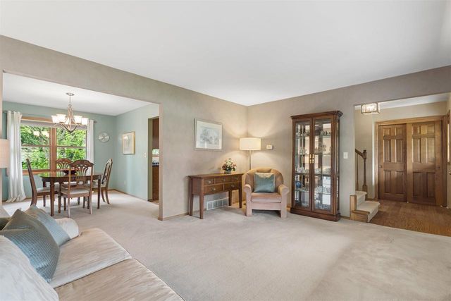 33 PHEASANT COURT, Appleton, WI 54915