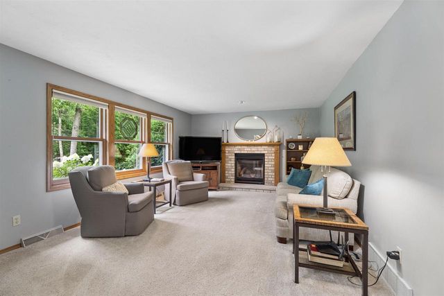 33 PHEASANT COURT, Appleton, WI 54915