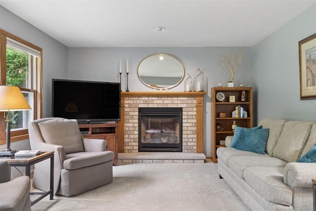 33 PHEASANT COURT, Appleton, WI 54915