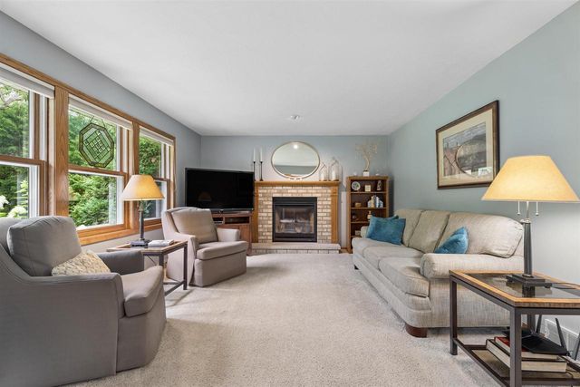 33 PHEASANT COURT, Appleton, WI 54915