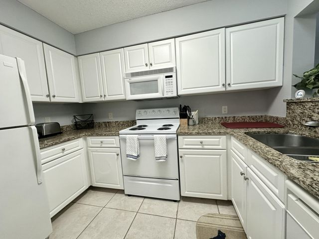 4274 Calinda Lane 243, Niceville, FL 32578