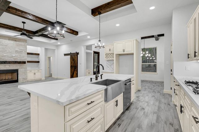 104 Inscription Lane, Huntsville, TX 77340