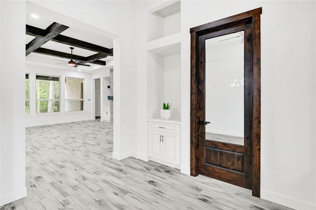 104 Inscription Lane, Huntsville, TX 77340