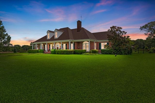 502 County Road 42520, Paris, TX 75462