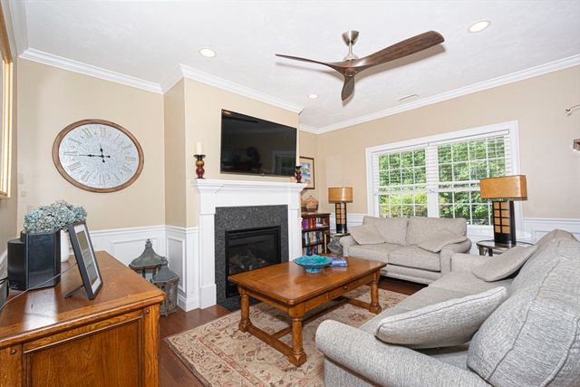 5 Abby Ln 5, Shrewsbury, MA 01545