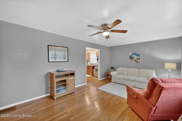 309 Summit Ct, Louisville, KY 40243