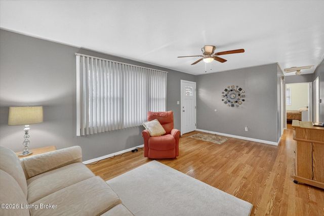 309 Summit Ct, Louisville, KY 40243