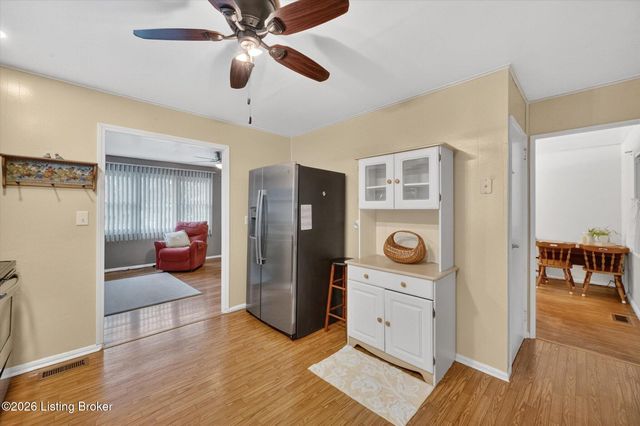 309 Summit Ct, Louisville, KY 40243