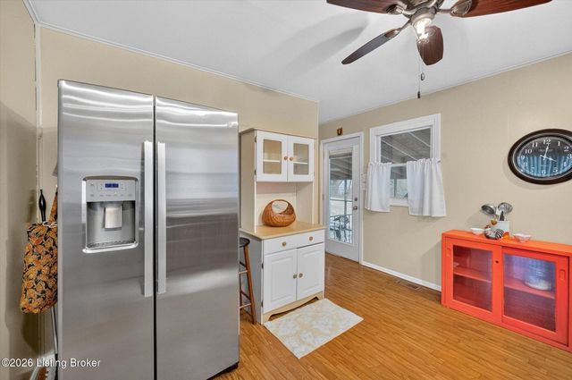 309 Summit Ct, Louisville, KY 40243