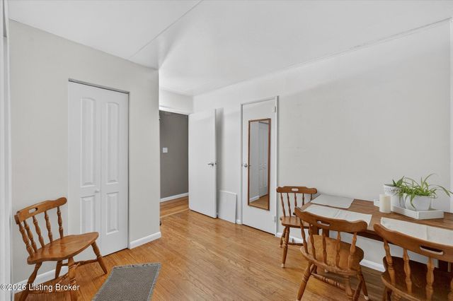 309 Summit Ct, Louisville, KY 40243