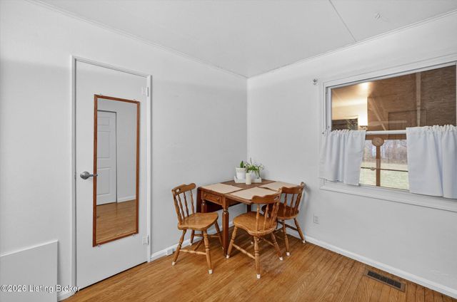 309 Summit Ct, Louisville, KY 40243