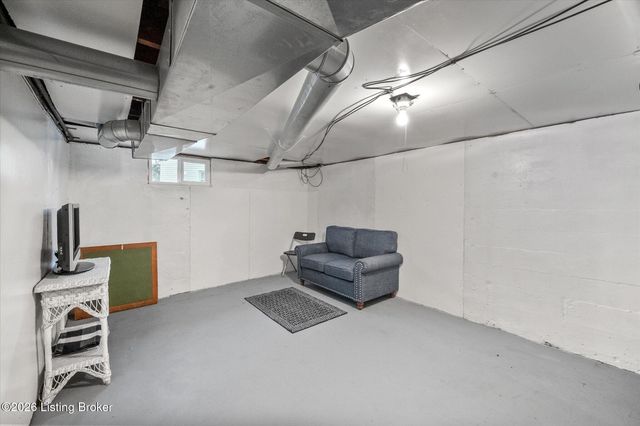 309 Summit Ct, Louisville, KY 40243