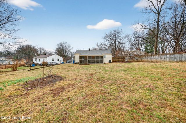 309 Summit Ct, Louisville, KY 40243