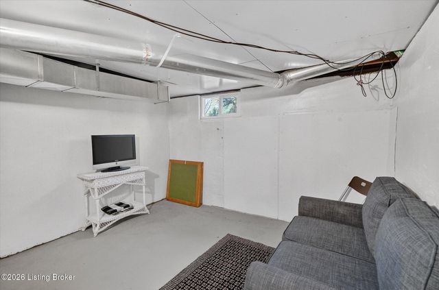 309 Summit Ct, Louisville, KY 40243