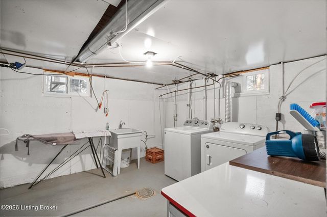 309 Summit Ct, Louisville, KY 40243